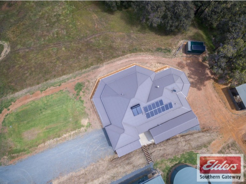 8 Henry George Close, Byford WA 6122
