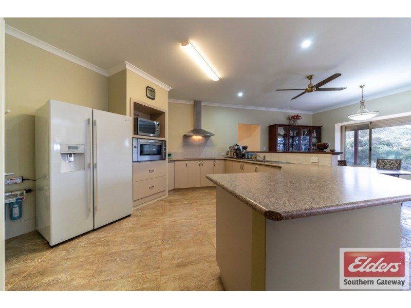 8 Henry George Close, Byford WA 6122
