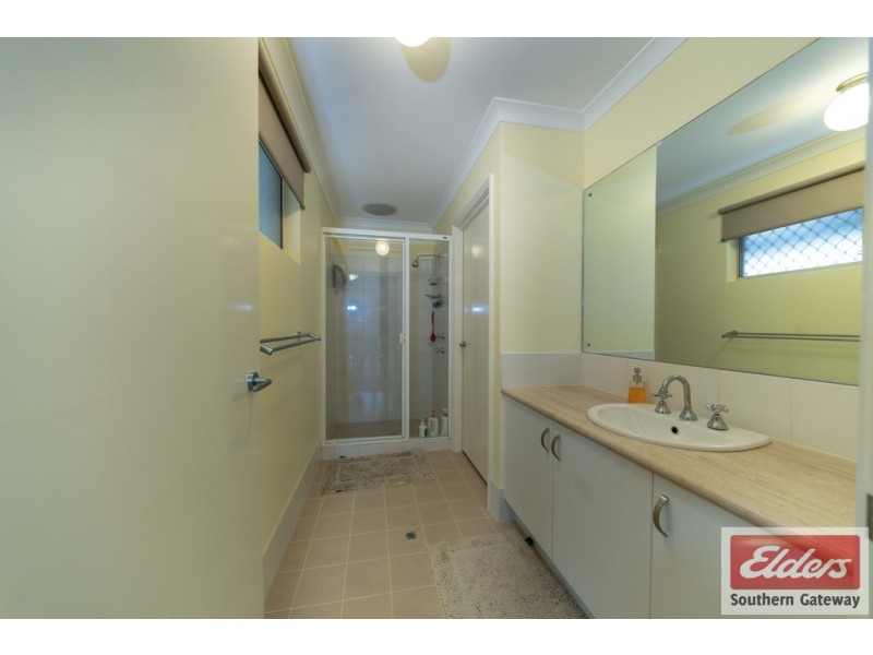 8 Henry George Close, Byford WA 6122