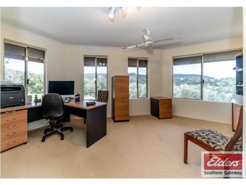 8 Henry George Close, Byford WA 6122