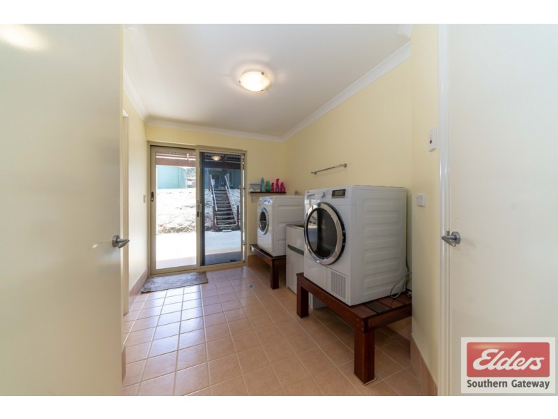 8 Henry George Close, Byford WA 6122