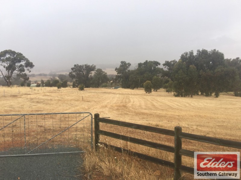 18 Mellows Road, Wandering WA 6308