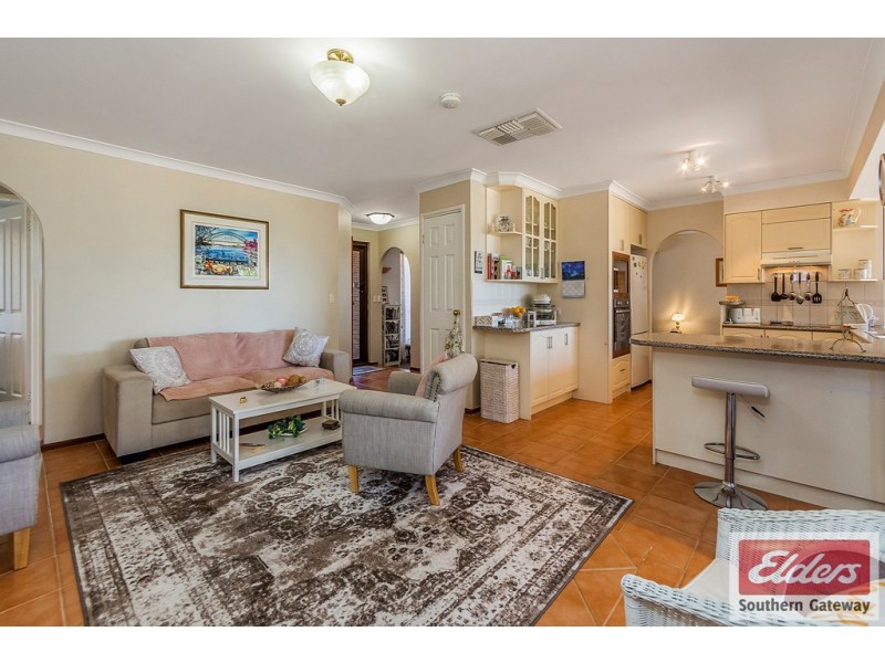 11 Keedes Court, Parmelia WA 6167