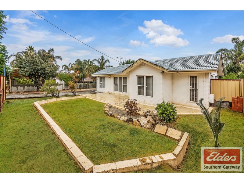 28 Barron Way, Orelia WA 6167