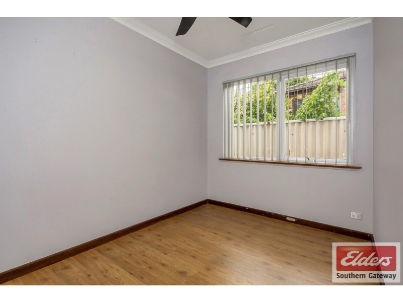 28 Barron Way, Orelia WA 6167