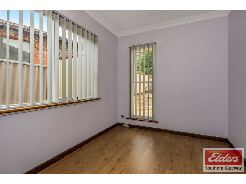 28 Barron Way, Orelia WA 6167