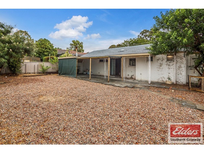 28 Barron Way, Orelia WA 6167