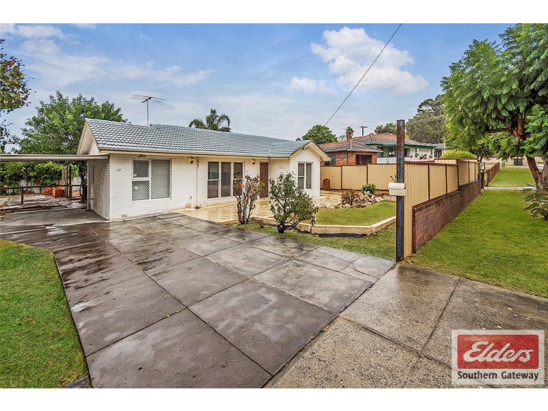 28 Barron Way, Orelia WA 6167