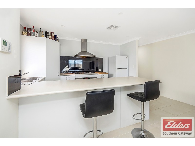 113 Litchfield Circle, Wandi WA 6167