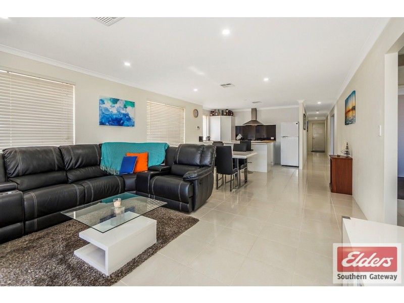 113 Litchfield Circle, Wandi WA 6167