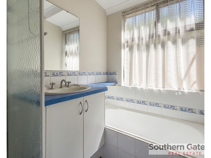 8 Napoleon Way, Bertram WA 6167