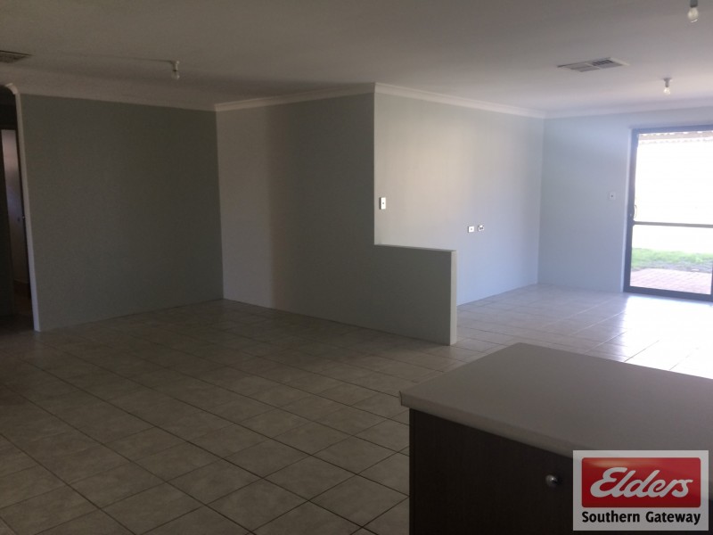 2B Lilac Pass, Bertram WA 6167