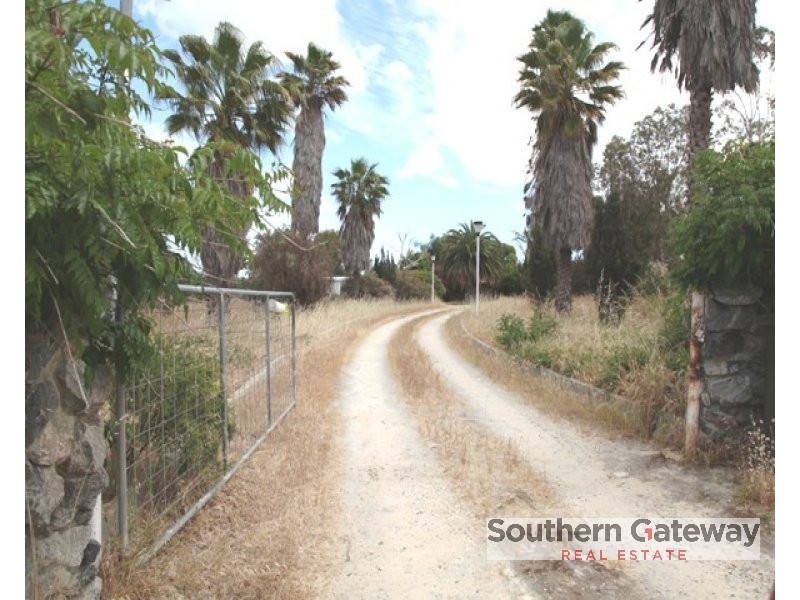 33 Nicolas Drive, Casuarina WA 6167