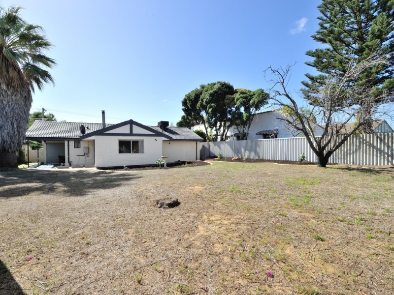 7 BAMPTON WAY, Warnbro WA 6169