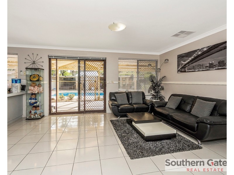 23 Taylor Close, Leda WA 6170