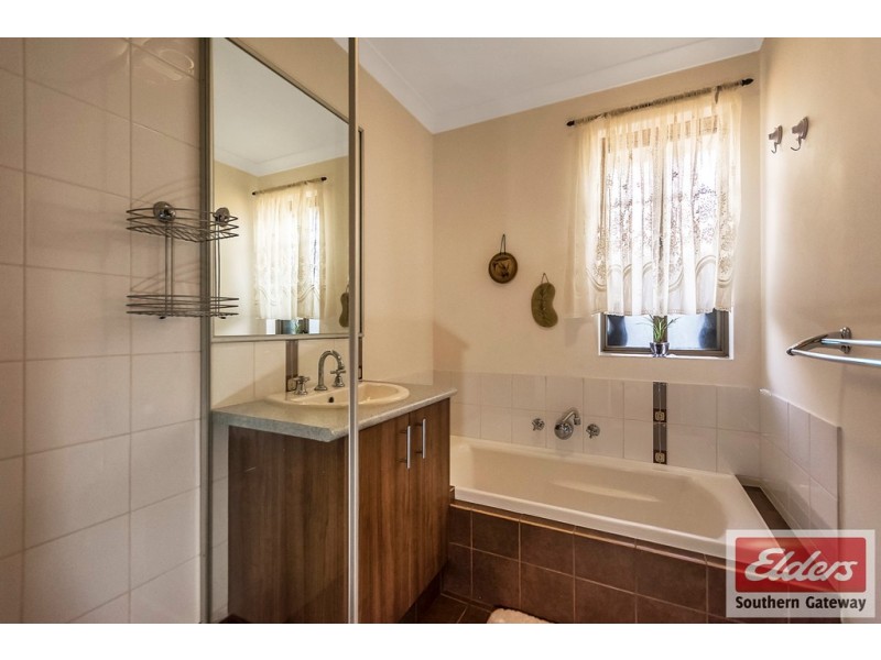 8 Chipping Crescent, Wellard WA 6170