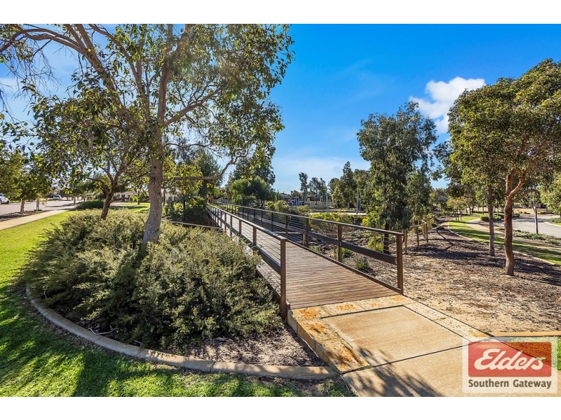 8 Chipping Crescent, Wellard WA 6170