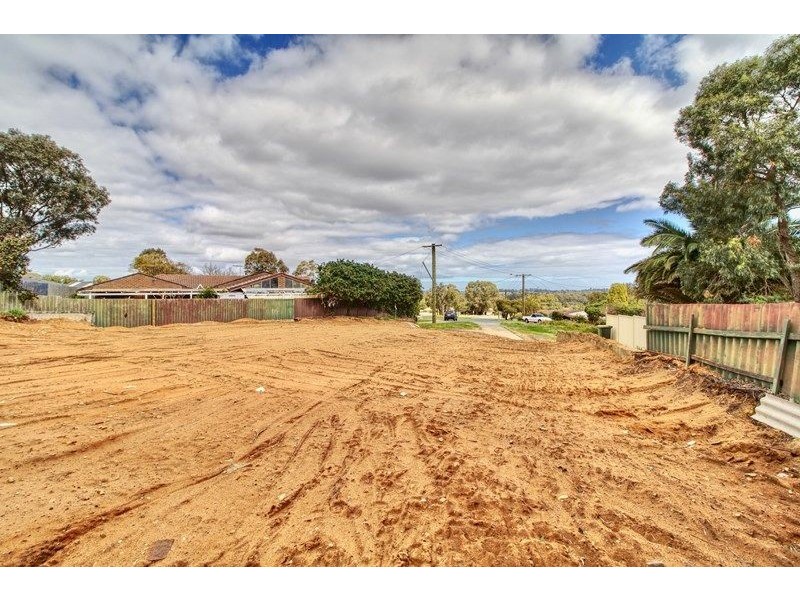 16 Gamblin Way, Parmelia WA 6167