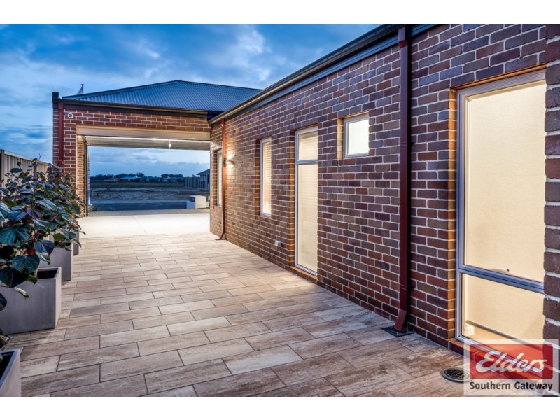 15 Chamaeleon Approach, Australind WA 6233