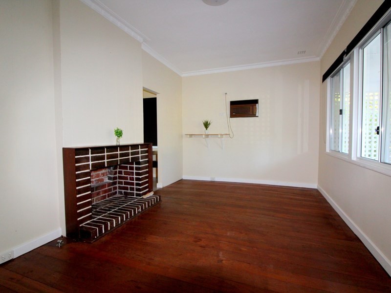 4 Munday Way, Medina WA 6167