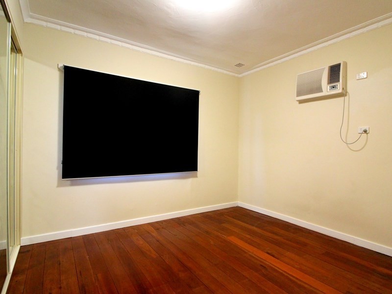 4 Munday Way, Medina WA 6167