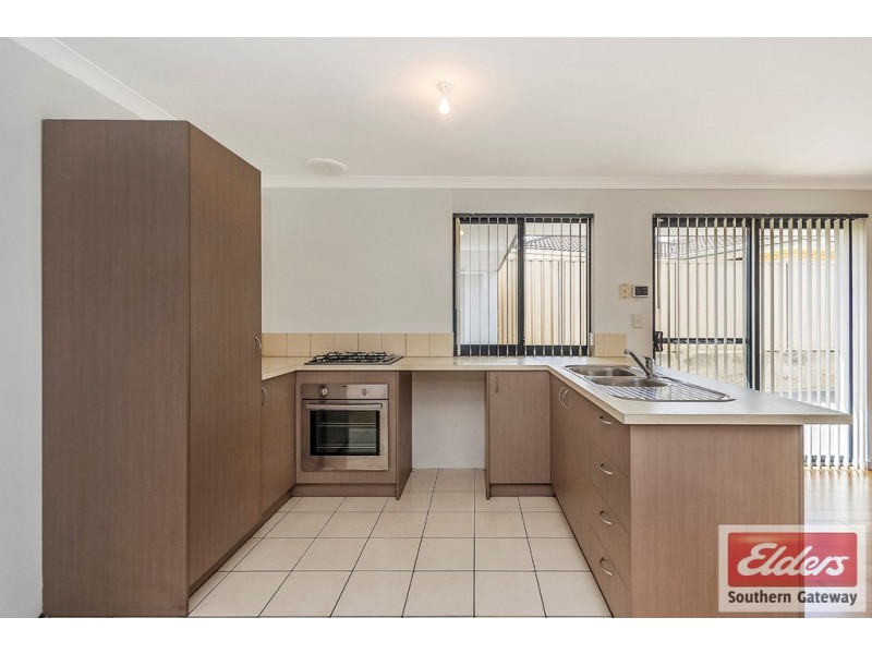 8 Oakham Way, Orelia WA 6167