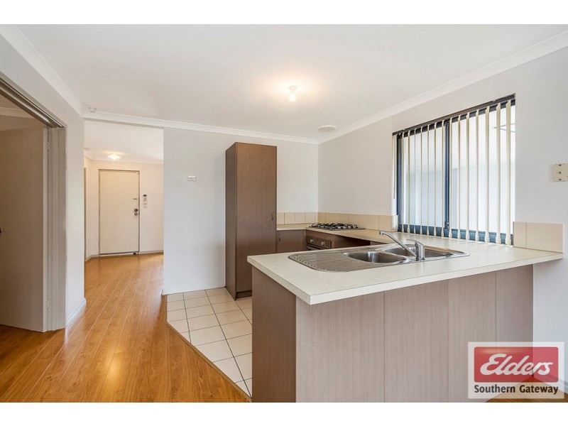8 Oakham Way, Orelia WA 6167