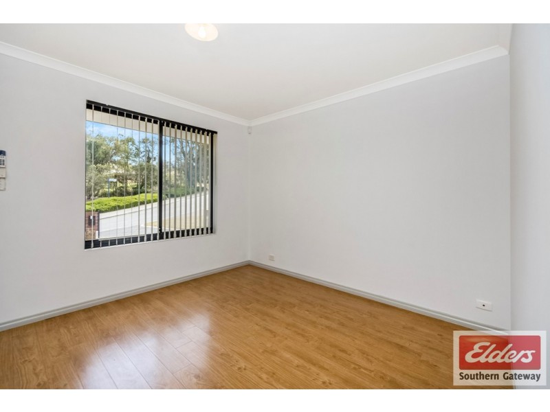 8 Oakham Way, Orelia WA 6167