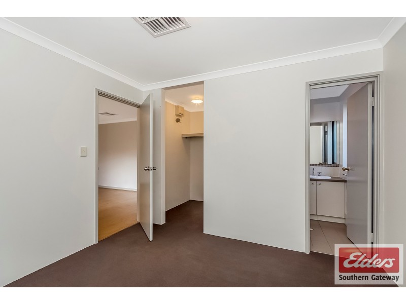 8 Oakham Way, Orelia WA 6167