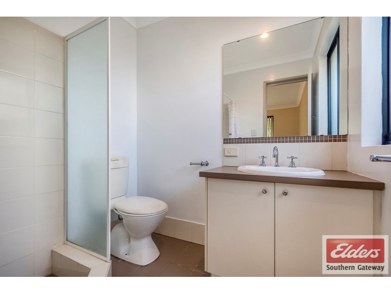 8 Oakham Way, Orelia WA 6167