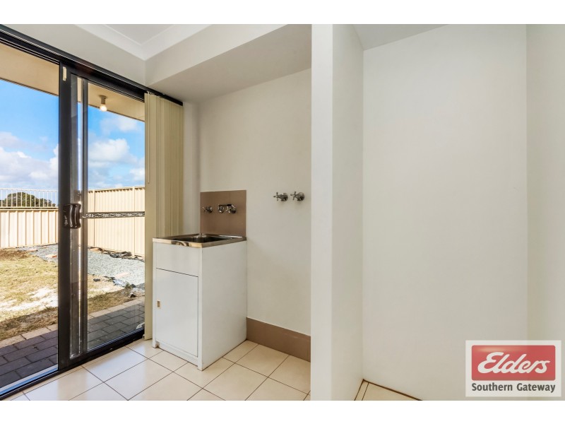 8 Oakham Way, Orelia WA 6167