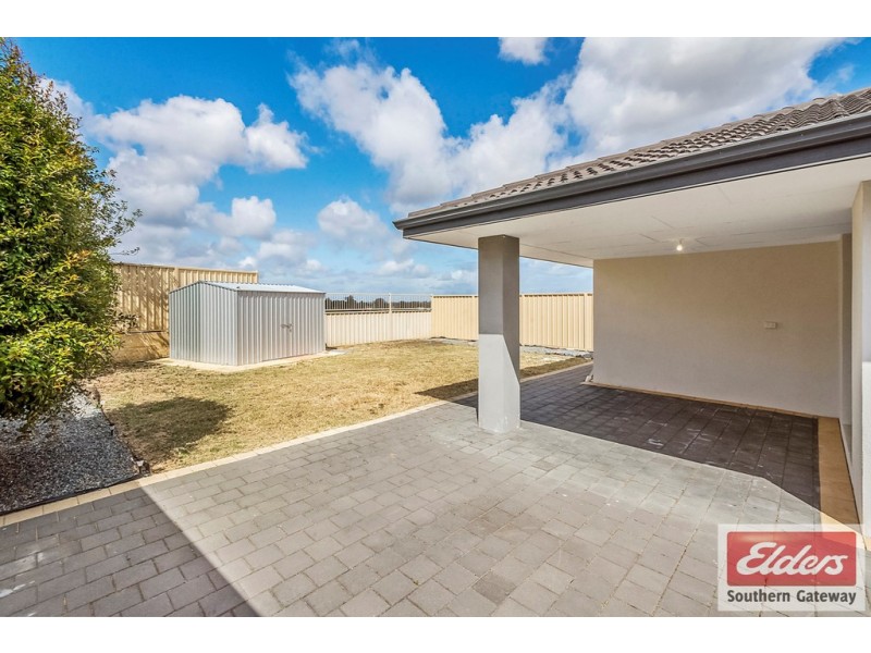 8 Oakham Way, Orelia WA 6167