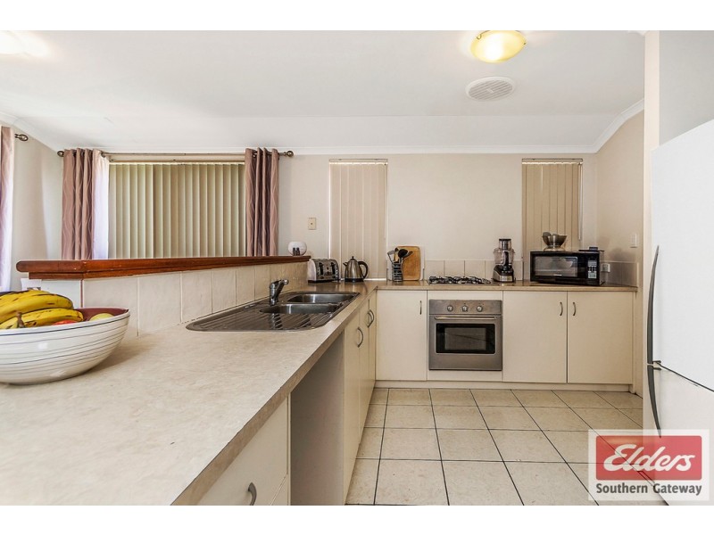 11 Stokesay Street, Orelia WA 6167