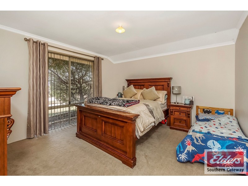 11 Stokesay Street, Orelia WA 6167