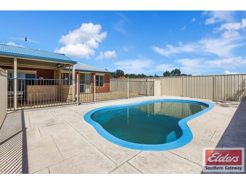 47 Colchester Avenue, Orelia WA 6167
