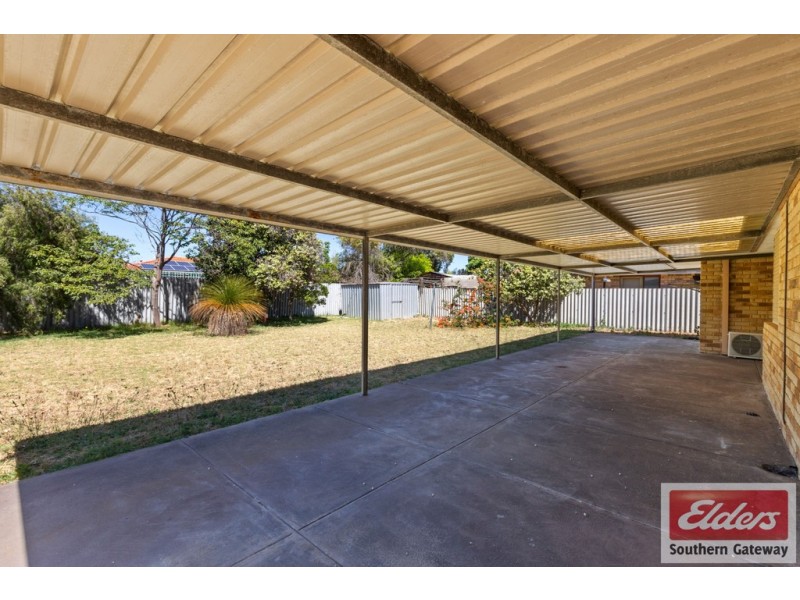 90 Cambridge Crescent, Cooloongup WA 6168
