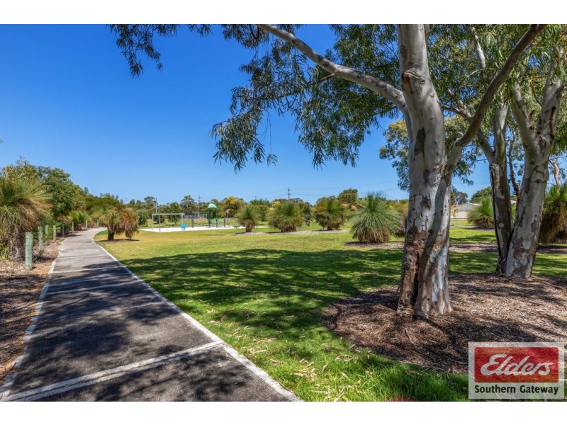 90 Cambridge Crescent, Cooloongup WA 6168