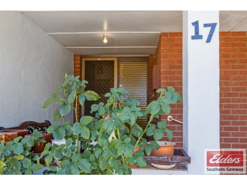 17 Adamson Road, Parmelia WA 6167