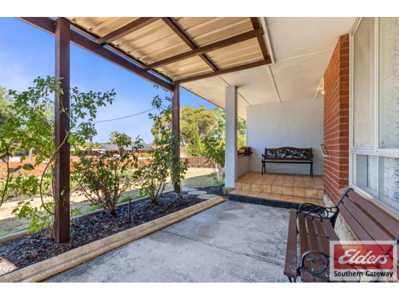 17 Adamson Road, Parmelia WA 6167