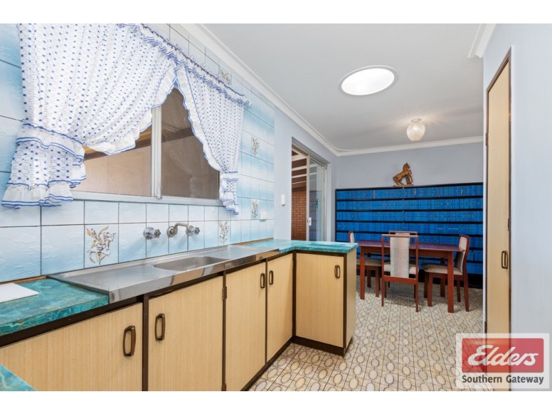 17 Adamson Road, Parmelia WA 6167