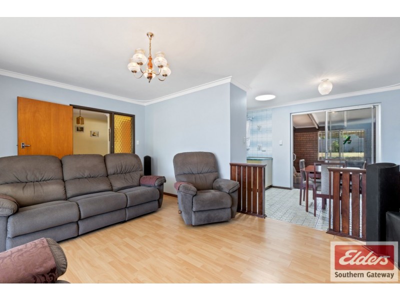 17 Adamson Road, Parmelia WA 6167