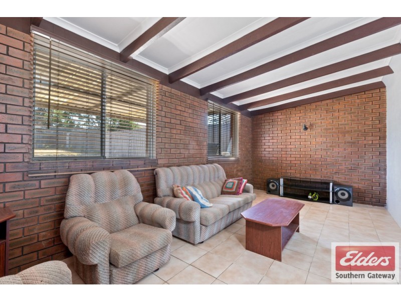 17 Adamson Road, Parmelia WA 6167