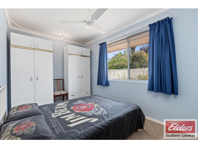 17 Adamson Road, Parmelia WA 6167