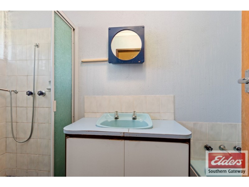 17 Adamson Road, Parmelia WA 6167