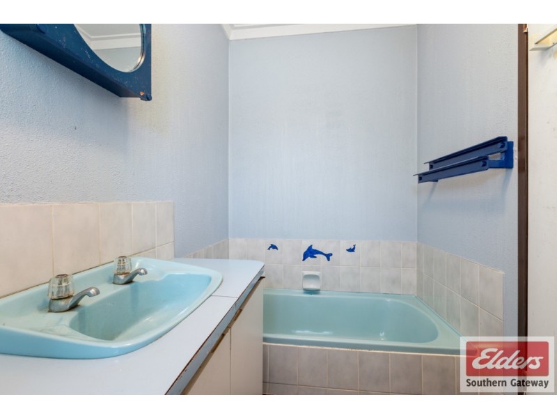 17 Adamson Road, Parmelia WA 6167