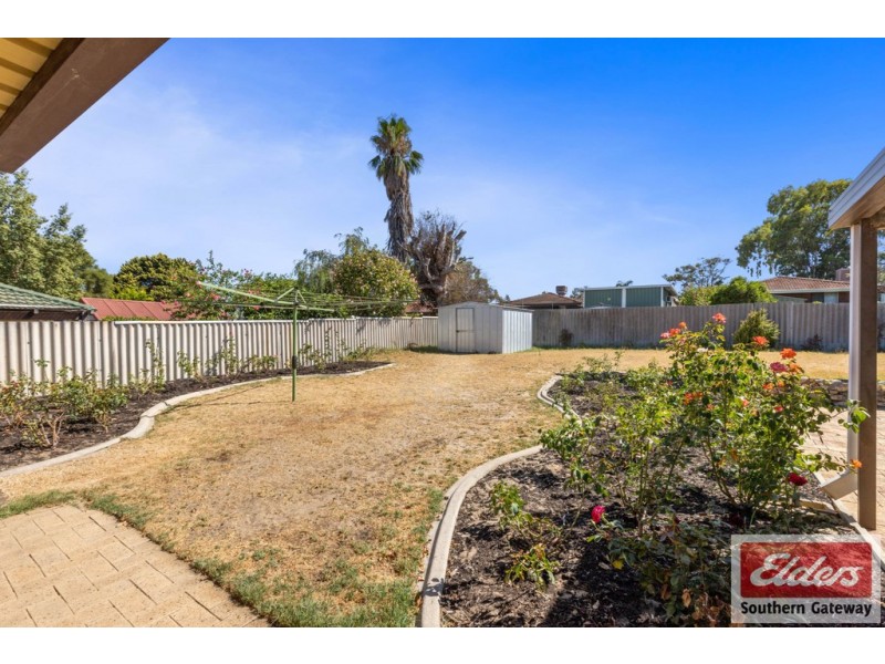 17 Adamson Road, Parmelia WA 6167