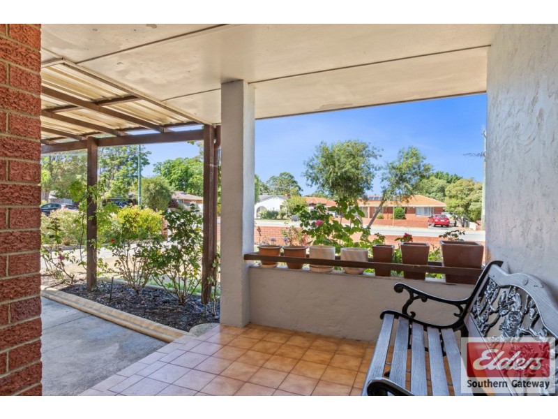 17 Adamson Road, Parmelia WA 6167