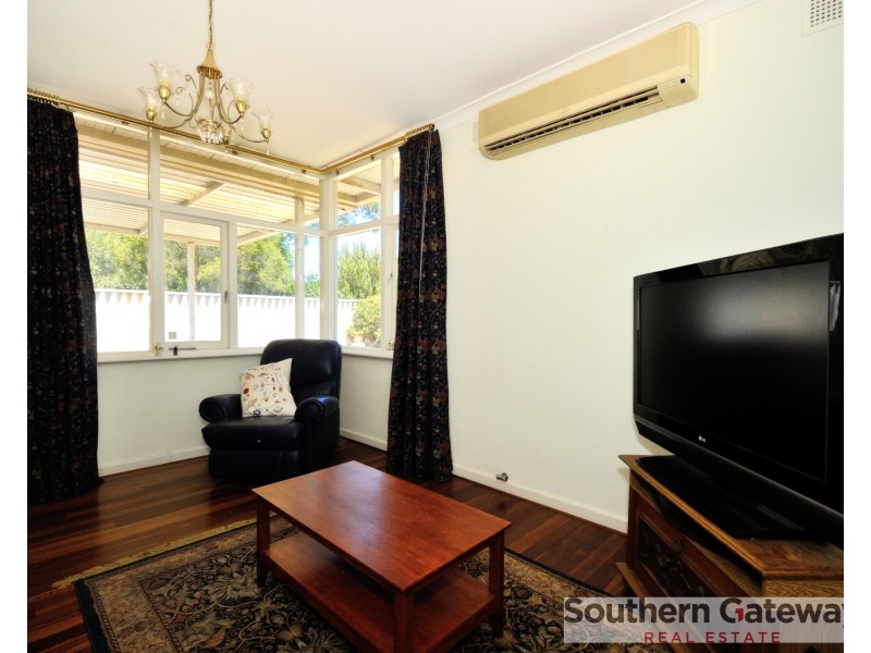 10 Maydwell Way, Calista WA 6167