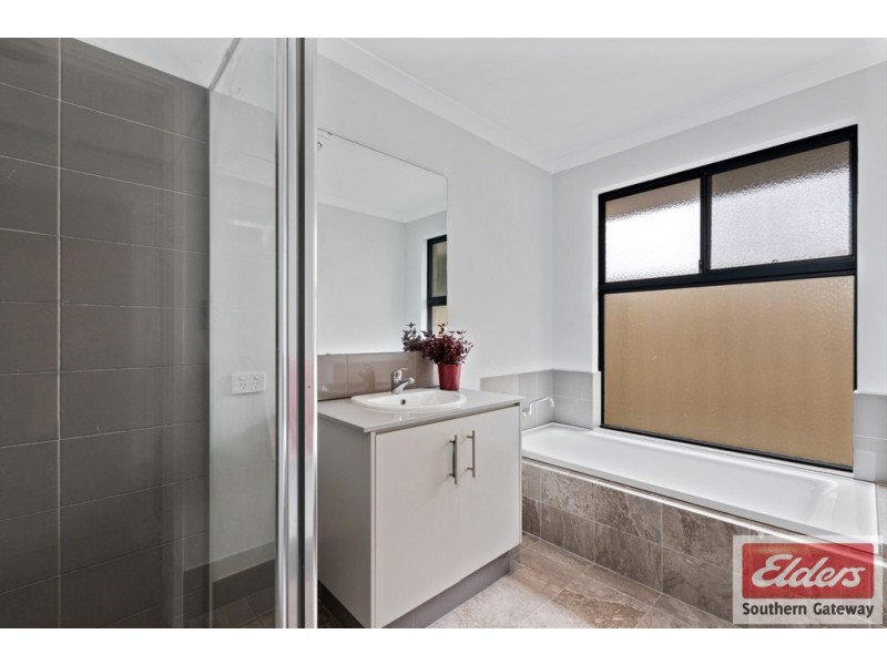 32 Dalrymple Drive, Leda WA 6170