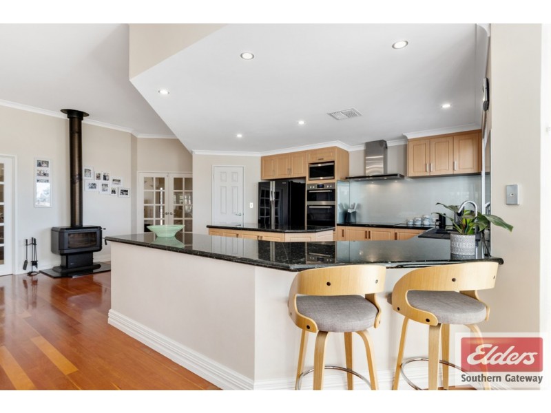 10 Beacham Road, Serpentine WA 6125